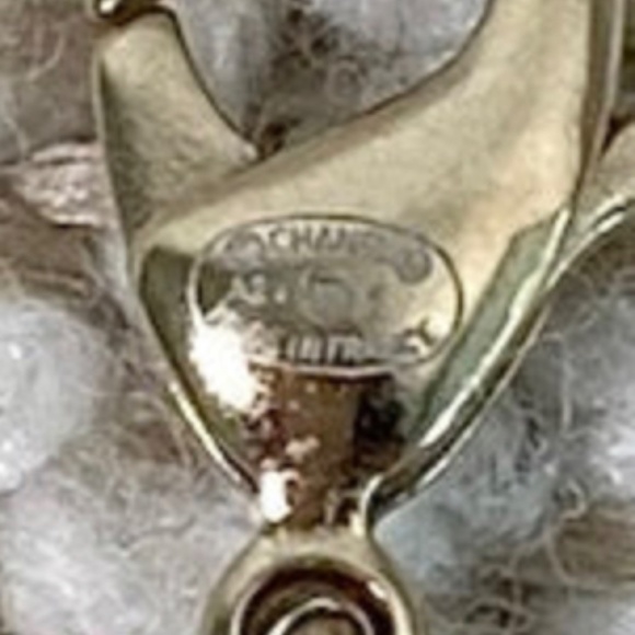 Authentic Chanel White/Gold Tone Pearl Heart Shaped Drop Necklace - Picture 8 of 8